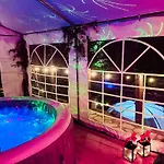 Bubble La Maghianisa فندق مبيت وإفطار 3*