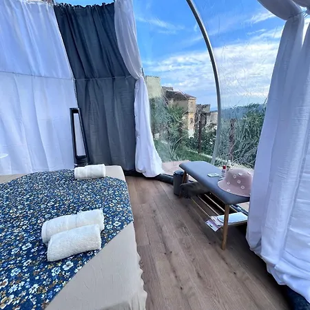 לינה וארוחת בוקר Bubble La Maghianisa 3*