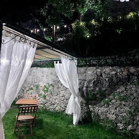 Bubble La Maghianisa לינה וארוחת בוקר